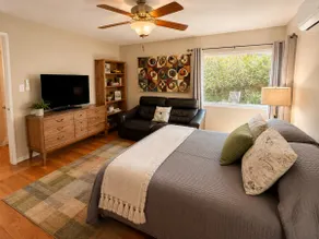 Magnolia House 2BR | AC | Walk 2 Everything - Image 4