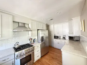 Magnolia House 2BR | AC | Walk 2 Everything - Image 5