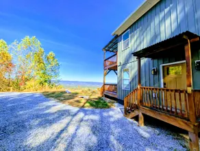 Eagles Nest-majestic views, game room, fire pit! - Image 2