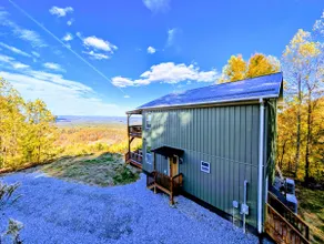 Eagles Nest-majestic views, game room, fire pit! - Image 5