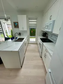 Modern 1BR Guest House Near Beach & Ferry - Image 5