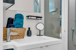 Luxury condo in the heart of Toronto - Image 3