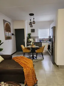 Deplatinum Luxury Apartment-A Home away with love - Image 3