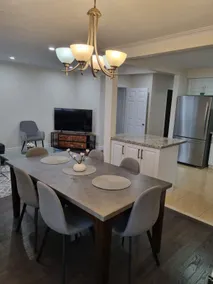 Modern Bungalow in Richmond Hill - 3 Bedrooms - Image 5