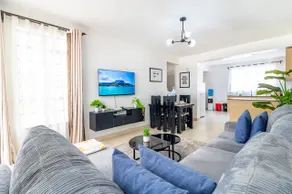 Cozy 2 Bedroom Apartment in Tatu City - Image 2
