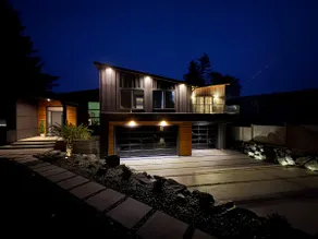 Sunrise Oceanfront Suite in The Comox Valley - Image 3