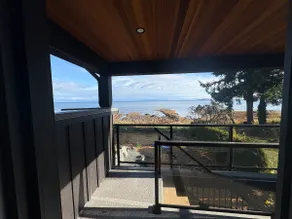 Sunrise Oceanfront Suite in The Comox Valley - Image 4