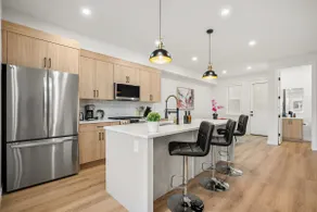BEST Stylish 3BR | WFH Space | 7 mins to DT - Image 5