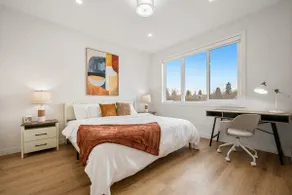 BEST Stylish 3BR | WFH Space | 7 mins to DT - Image 2