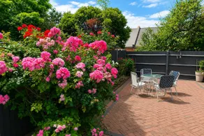 Spacious 4BR House with Parking I Excel I Canary Wharf I London City Airport - Image 3