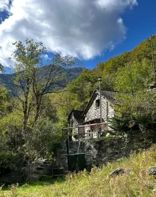 The Verzasca chalet by the river - Image 2