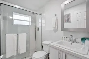 Bright 1BR | Walk to Pompano Beach & Pier - Image 4
