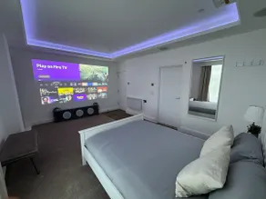 Cinema room apartment 1 - Image 2
