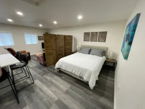 Brand new guesthouse, quiet neighborhood - Image 3