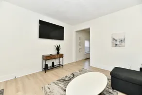 Pet-Friendly 3 BR, Fenced Yard, Off-Street Parking - Image 3