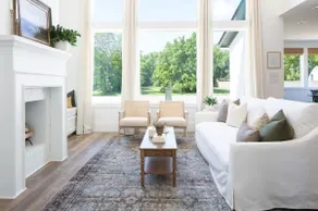 Designer Home Minutes to Baylor and Magnolia - Image 2