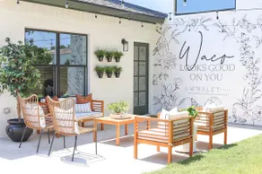 Designer Home Minutes to Baylor and Magnolia - Image 3