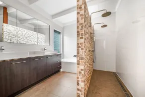 House + Studio with Stunning Pool - Walk to Beach - Image 4