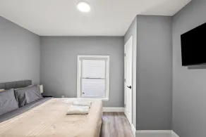 Guest Suite Near Metro w/EV Parking, Sleeps 6 - Image 5