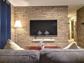 Charming Brick Villa with Safe Parking - Image 3