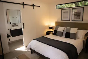 The Sanctuary - Stylish Krantzkloof Retreat - Image 3