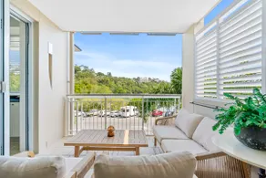 Elegant Riverview 2BR on Hastings St - Image 3