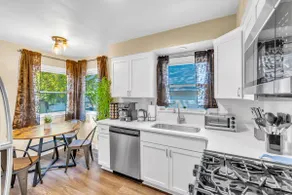 King and Queen Beds Sleeps 6 with Amenities Galore - Image 5