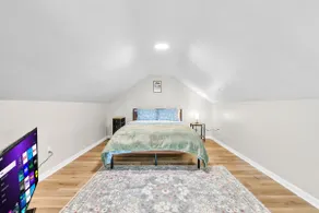 King and Queen Beds Sleeps 6 with Amenities Galore - Image 4