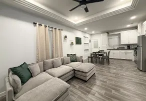 Modern 3 BR Apt | Fast WIFI | Near Shops - Image 4