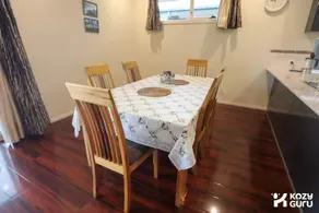 KozyGuru | Richmond | Stylish 3-Bedroom City Gem - Image 3