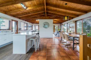 McRae Hillside Terrace—Panoramic Family Living - Image 4