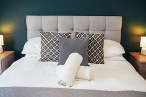 Large Apartments next to East Midlands Airport with Free Gated Parking! - Image 2