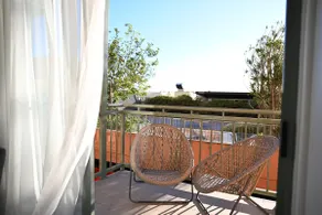 Stylish Sydney Sanctum w/ Parking, Pool & Sauna - Image 4