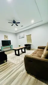 Bright & Cozy Retreat - Image 2