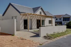 Sandown Synergy Lagoon House - Image 2