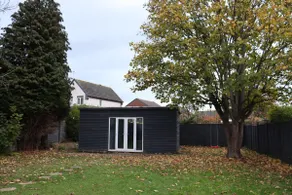 Large 4 bedroom Family let, Contractor, Corporate - Image 2