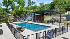 Lakefront Escape | 2 Living Rooms, Hot Tub, Arcade - Image 4