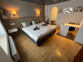 Little Rose - modern, central, near train station, WiFi & parking nearby - Image 3