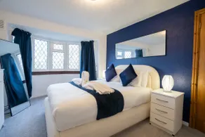 Sheldon Stay, modern 4 bed, 2 miles to NEC, BHX, JLR - Image 4