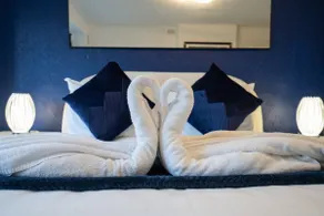 Sheldon Stay, modern 4 bed, 2 miles to NEC, BHX, JLR - Image 2