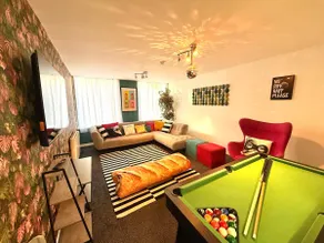 Fab City centre 4bed group apt/pool table. Sleep11 - Image 4