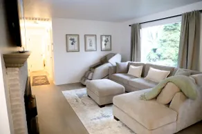 Cozy spa getaway w/sauna, hot tub &massage chair - Image 2