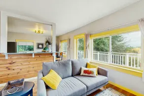 3BR water view home, pet and family friendly - Image 3
