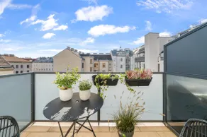 Penthouse with balcony | 3 min to central station & U1 - Image 2