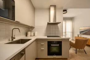 Splendor 2-BR in Melchet by HolyGuest - Image 5