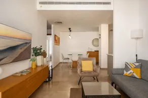Splendor 2-BR in Melchet by HolyGuest - Image 4