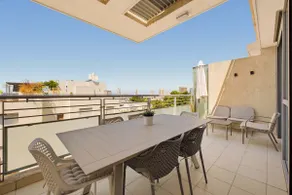 Splendor 2-BR in Melchet by HolyGuest - Image 3