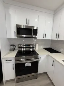 Cosy 1-Room+ Workspace Basement Suite+Free Parking - Image 2