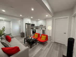 Cosy 1-Room+ Workspace Basement Suite+Free Parking - Image 3