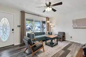 Central Columbus· Karaoke · King bed· Sleeps 8 - Image 3